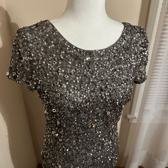Adrianna Papell Women's Short-Sleeve All Over Sequin Gown in Gray - Picture 2 of 8